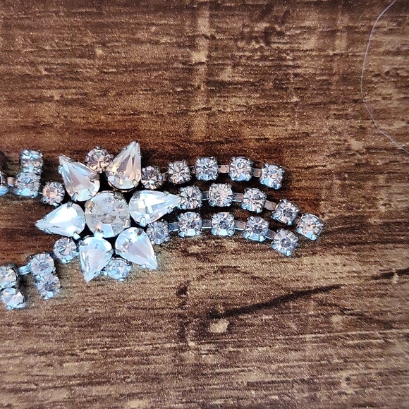 Vintage Star Drop Necklace - Picture 3 of 4